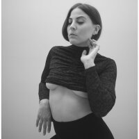Raven Mychelle's avatar