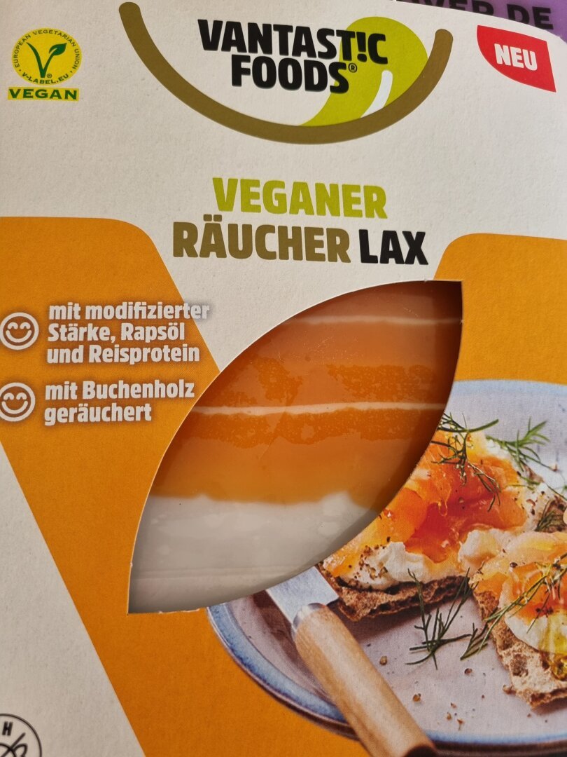 Plantaardige zalm in verpakking van Duitse Lidl. Veganer räucher lax.