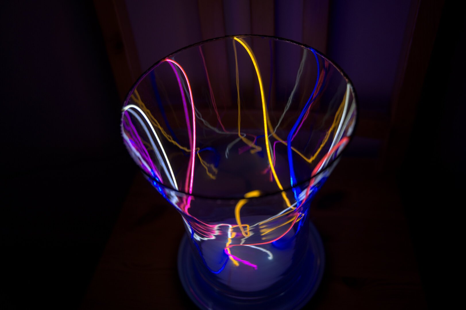 Vase avec filaments leds multicolores