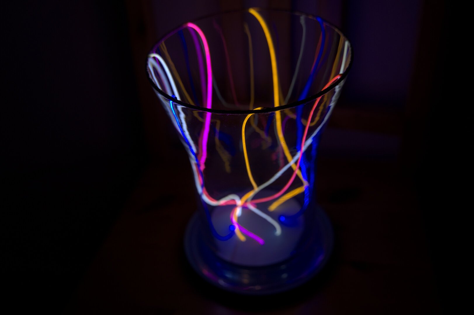 Vase avec filaments leds multicolores