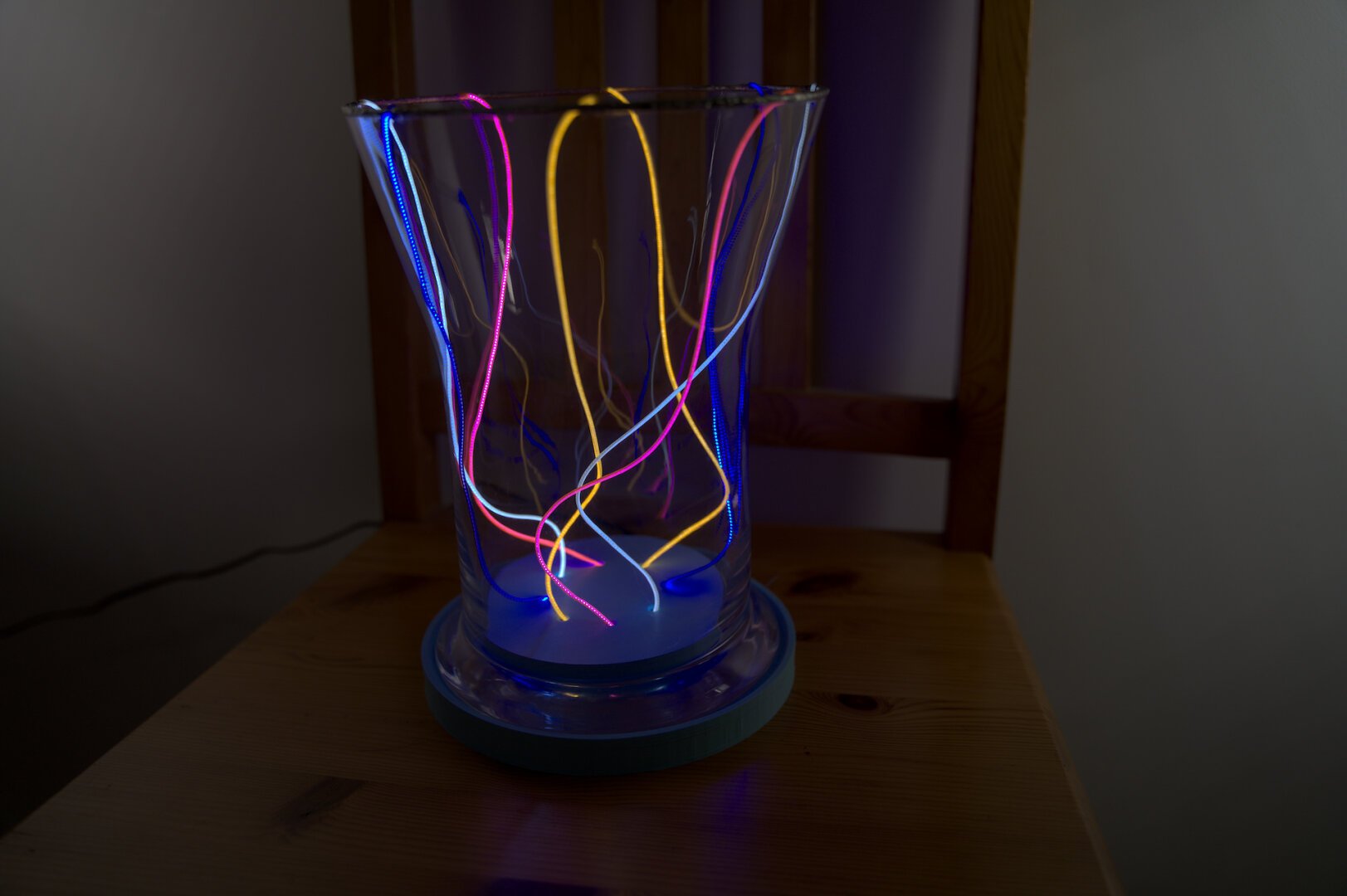 Vase avec filaments leds multicolores