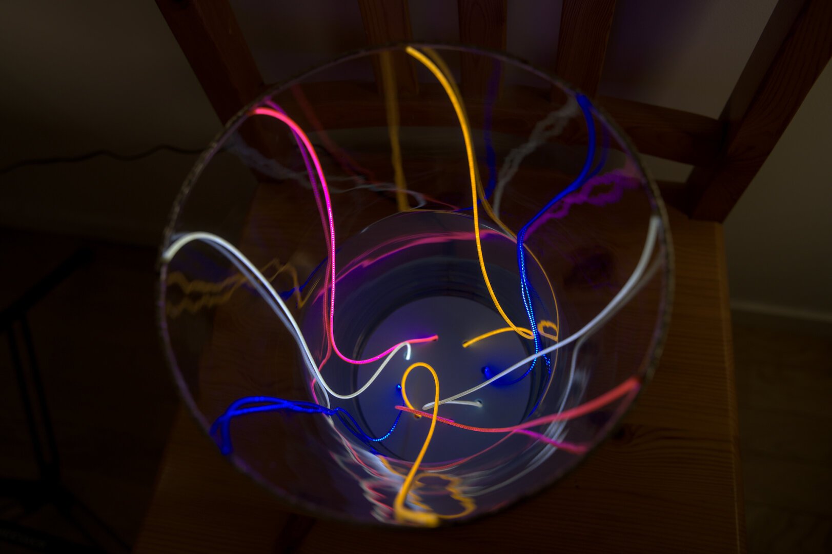 Vase avec filaments leds multicolores
