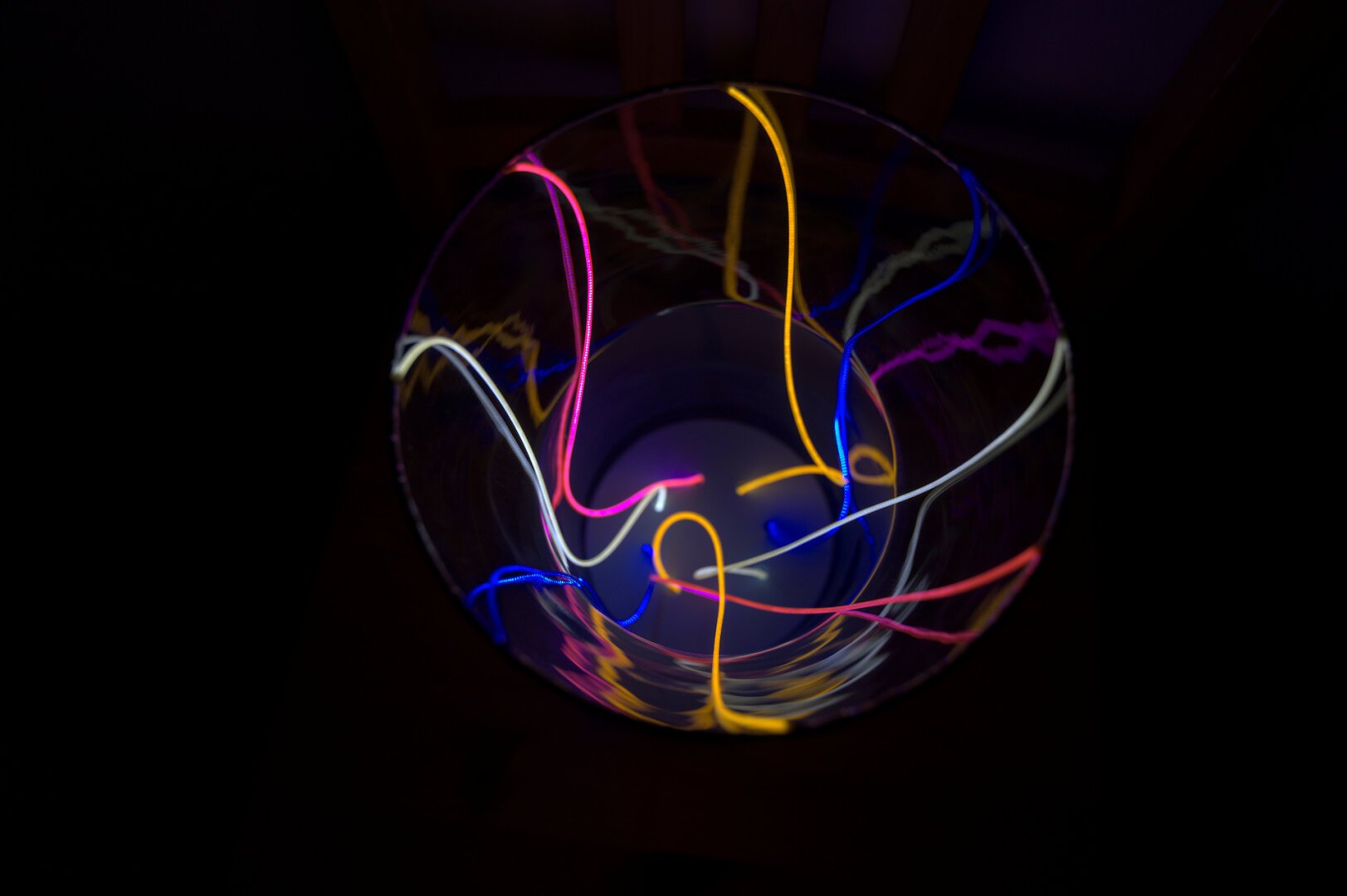 Vase avec filaments leds multicolores