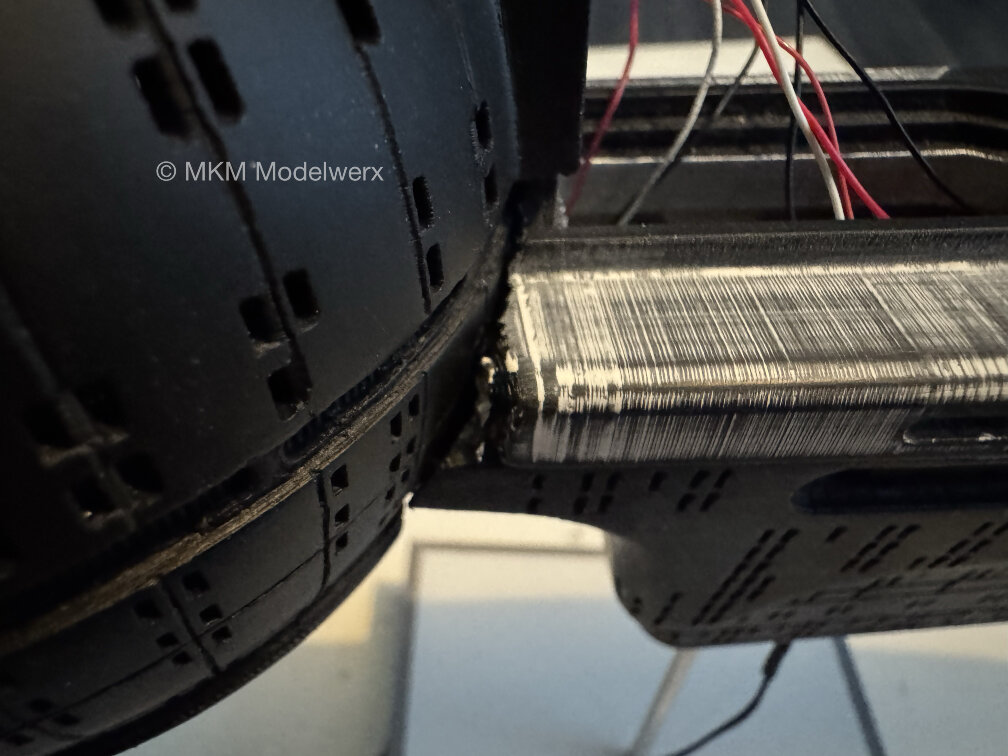 Closeup of the gap between the secondary hull and saucer section. This was caused while printing the top sec hull part.