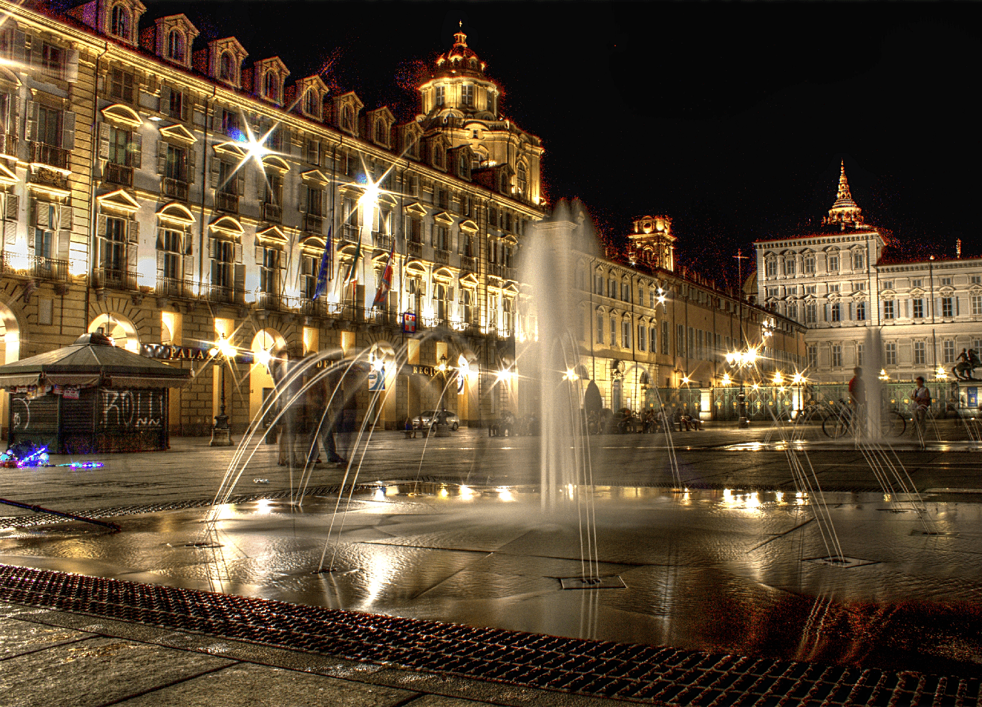 Turin by night (Piazza Castello)