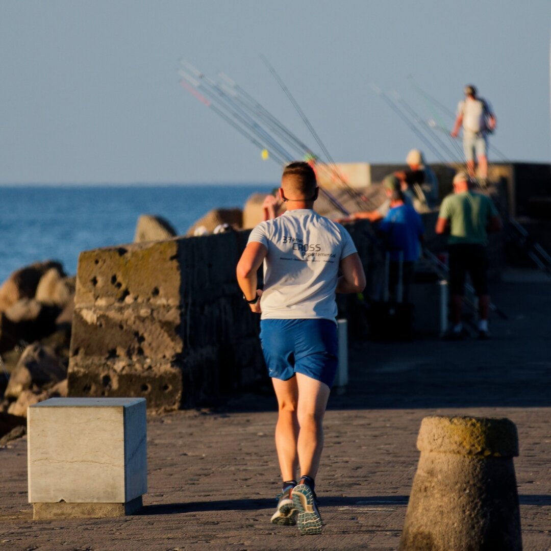coureur sur le bord de l'Hérault