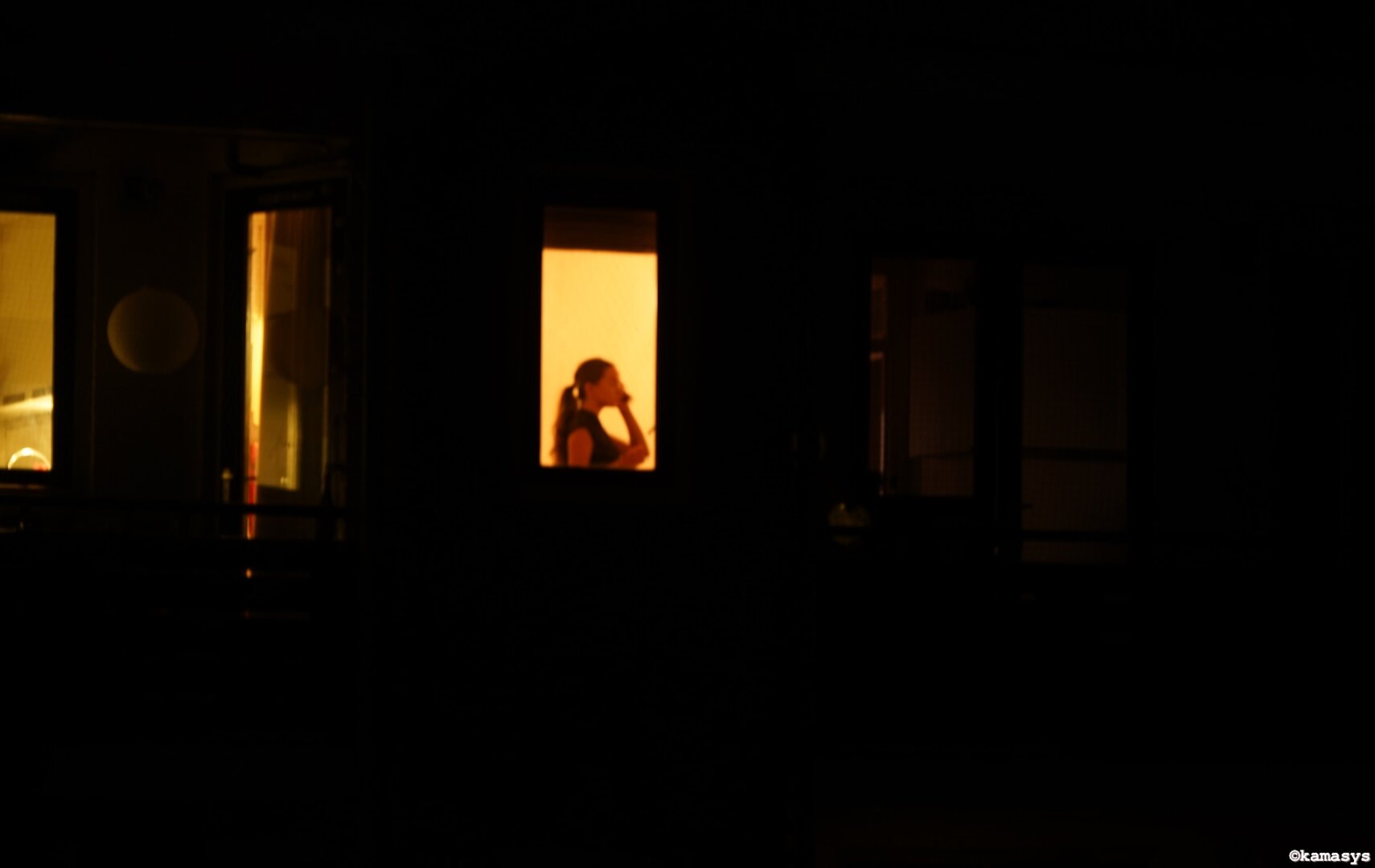 Amsterdam - de Pijp - vrouw in het raam // mujer en la ventana // woman in window