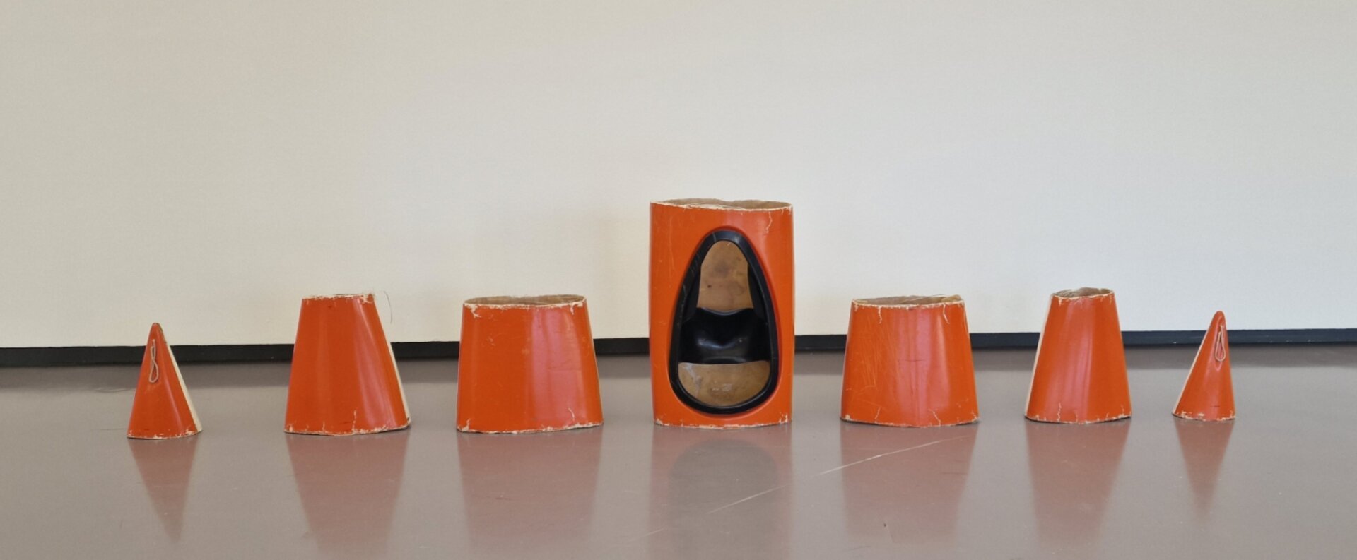 Ein von Signer zersprengtes Kanu im Kunsthaus Zürich