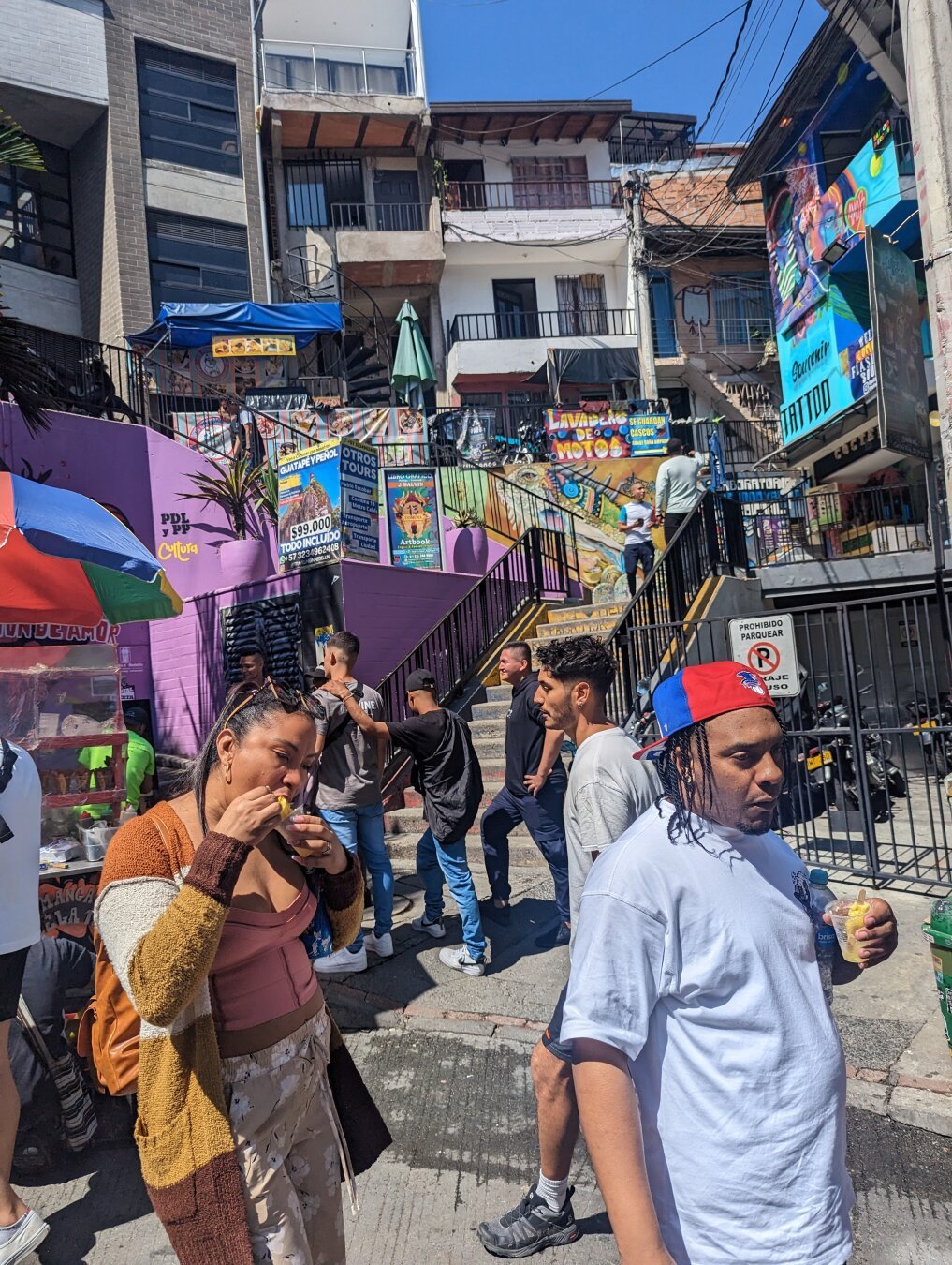 A street leading up to Comuna 13