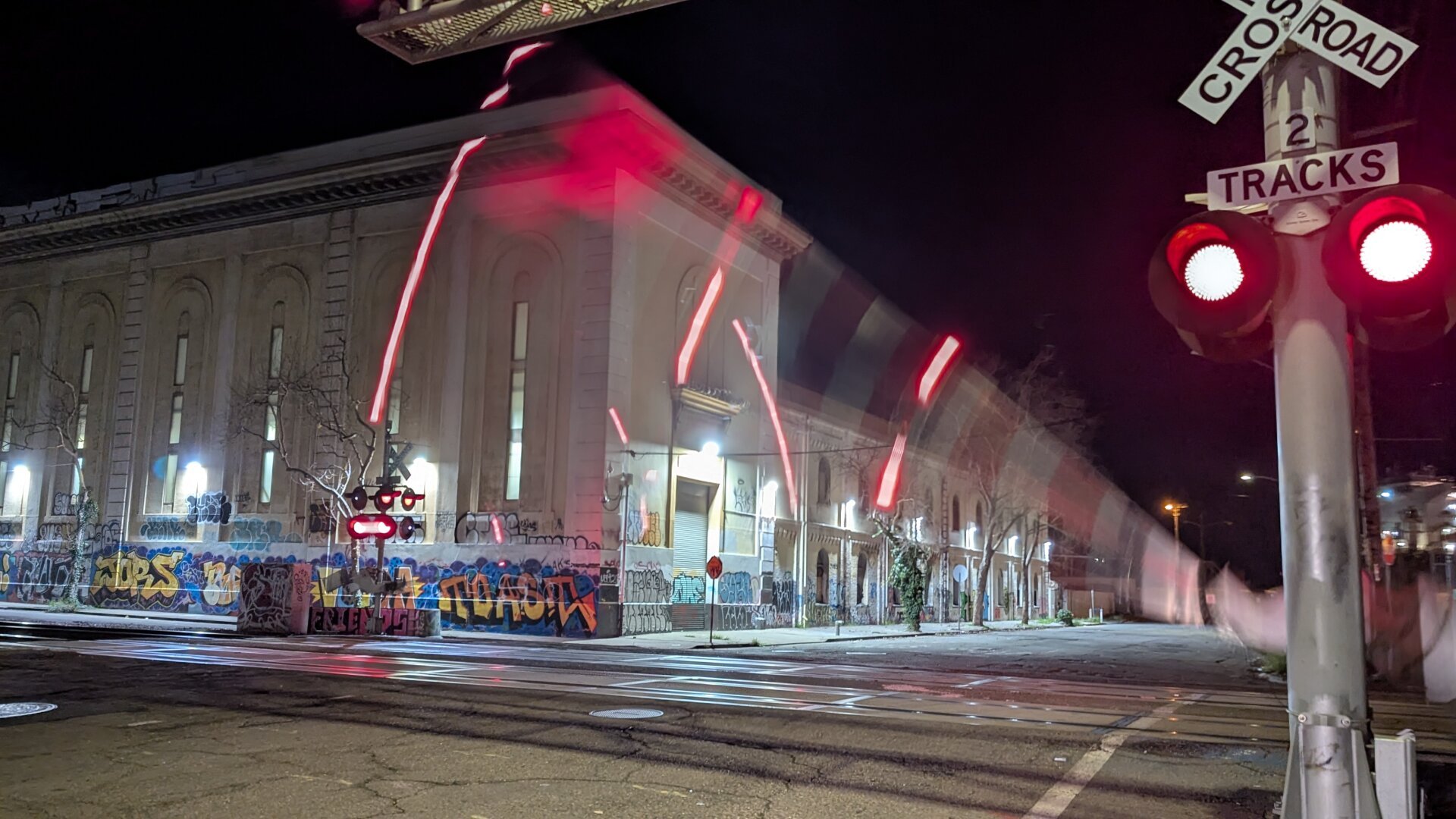 Crossing lights at a train