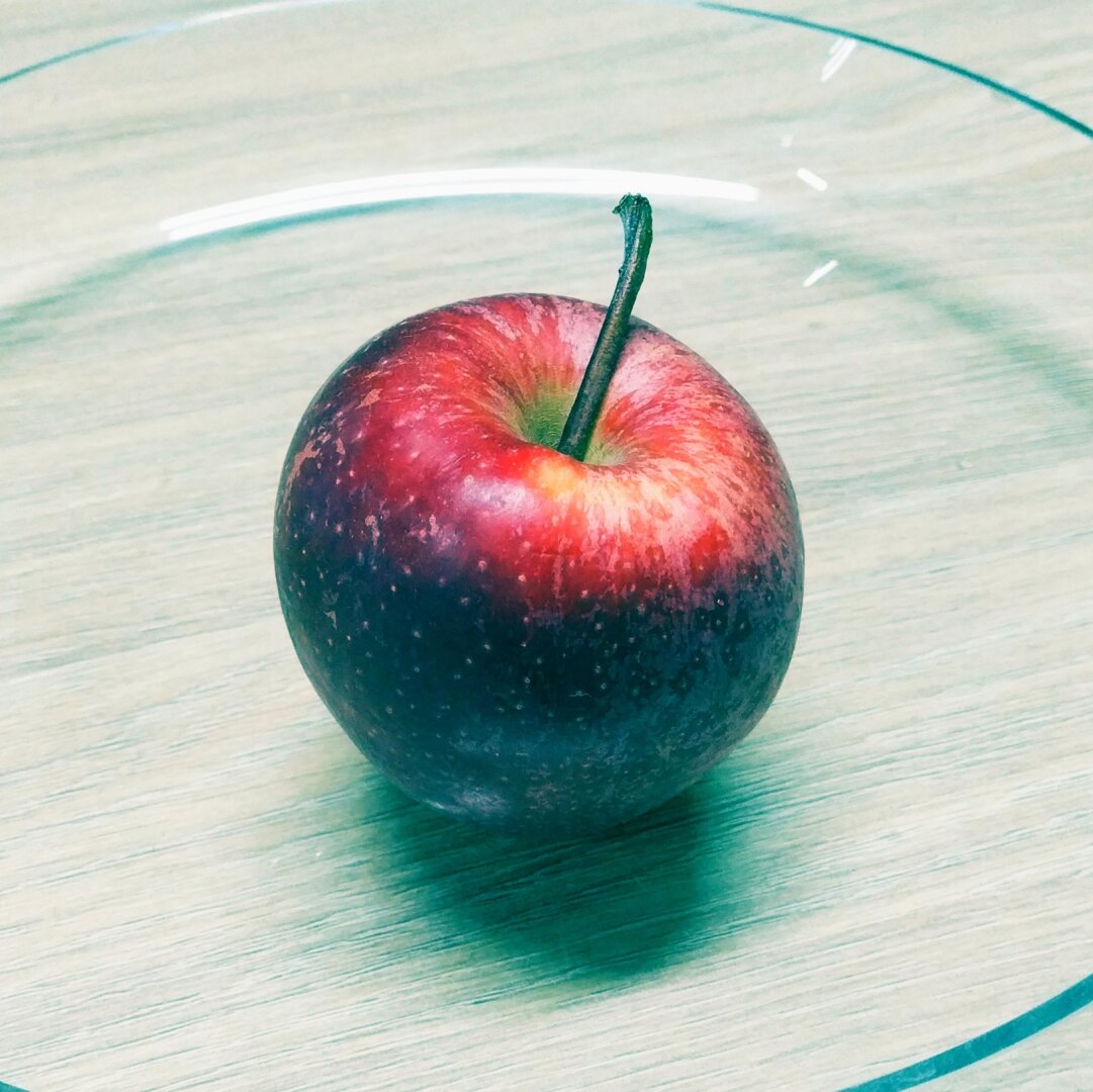 Red apple