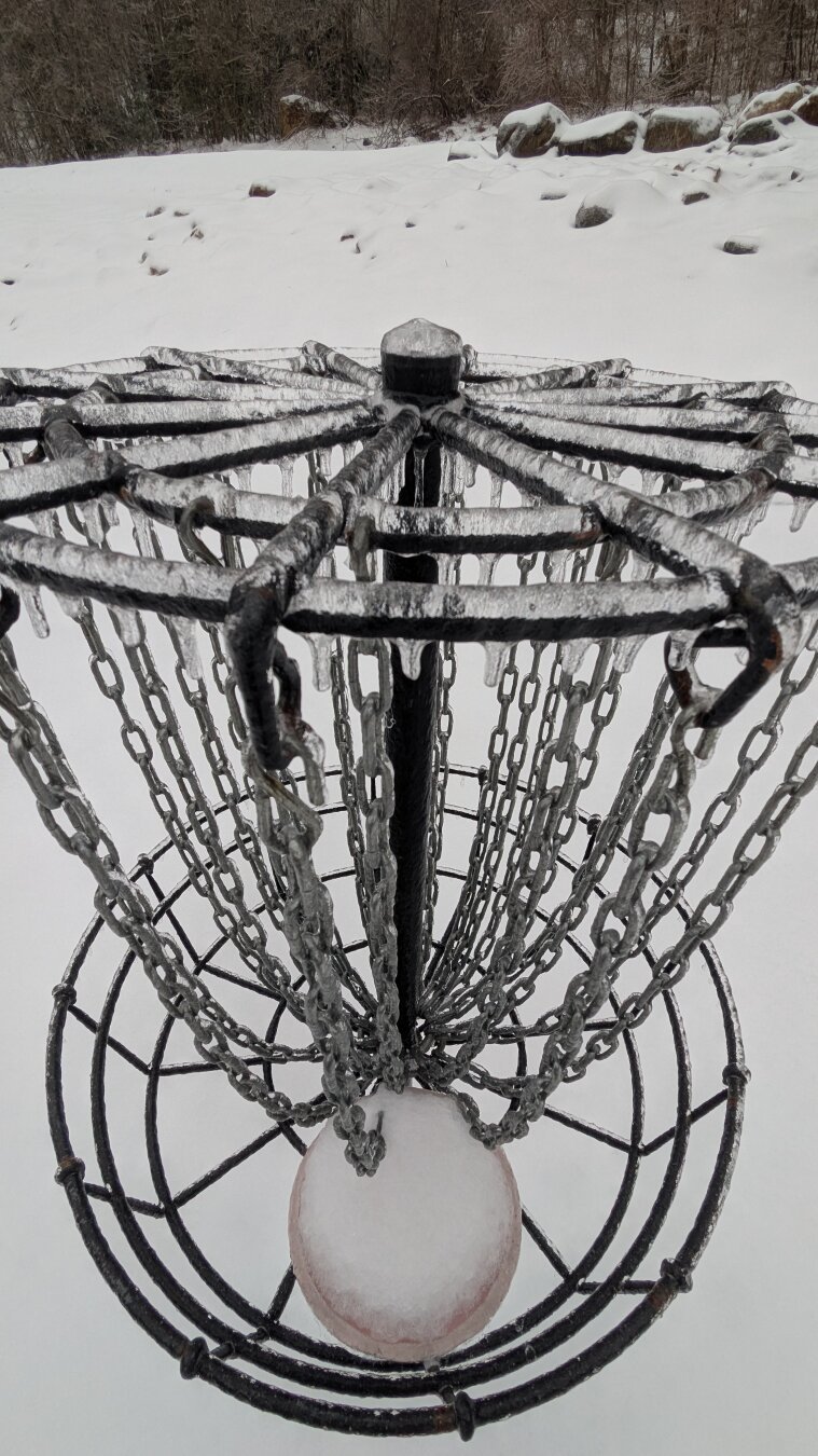 Disc golf basket