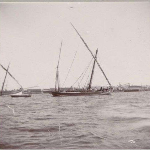 Fotografía enfocada a un velero en el puerto de Cádiz.