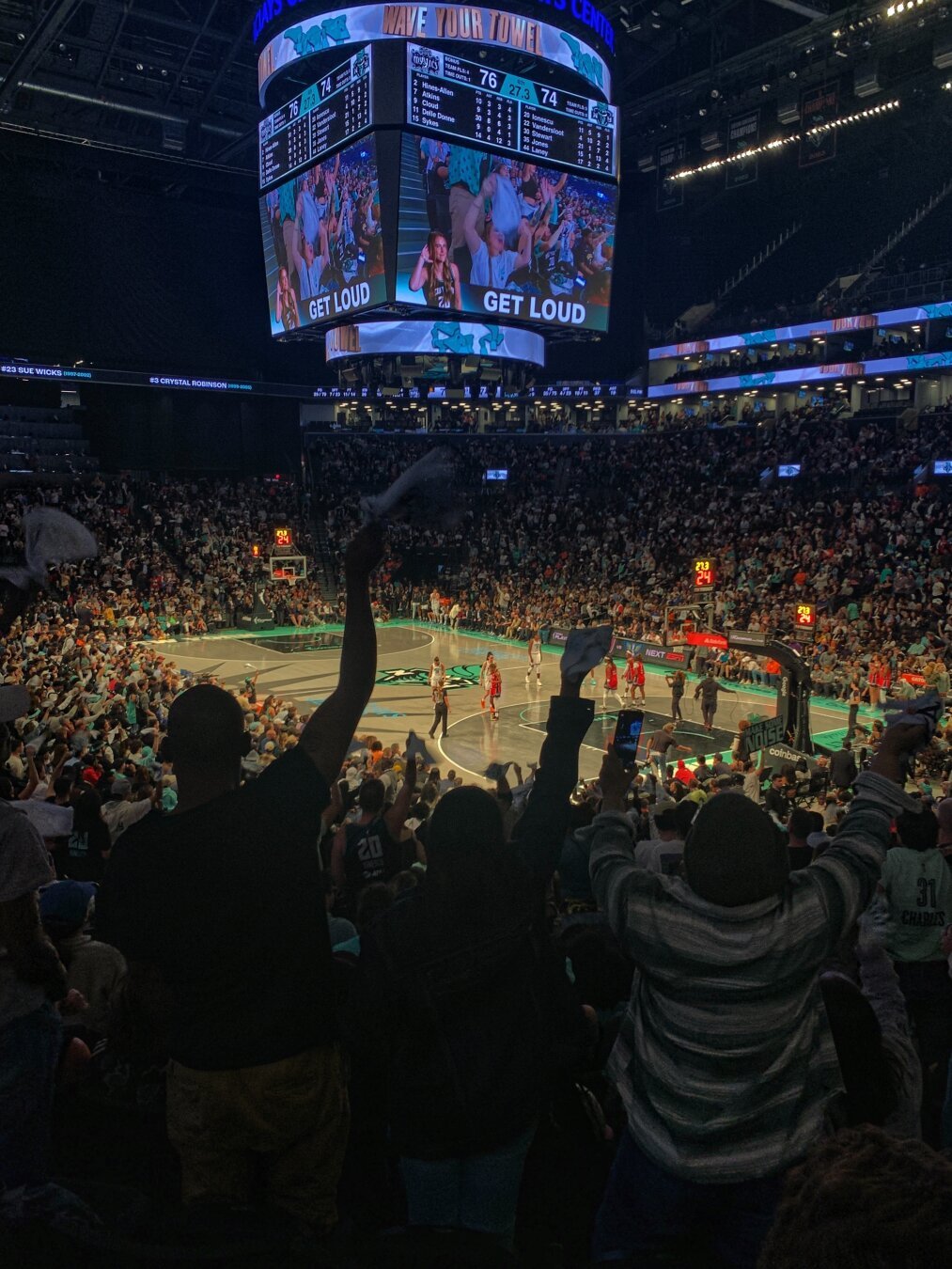 The crowd cheers the NY Liberty in the 4th quarter of their playoff game at the Barclays Center.