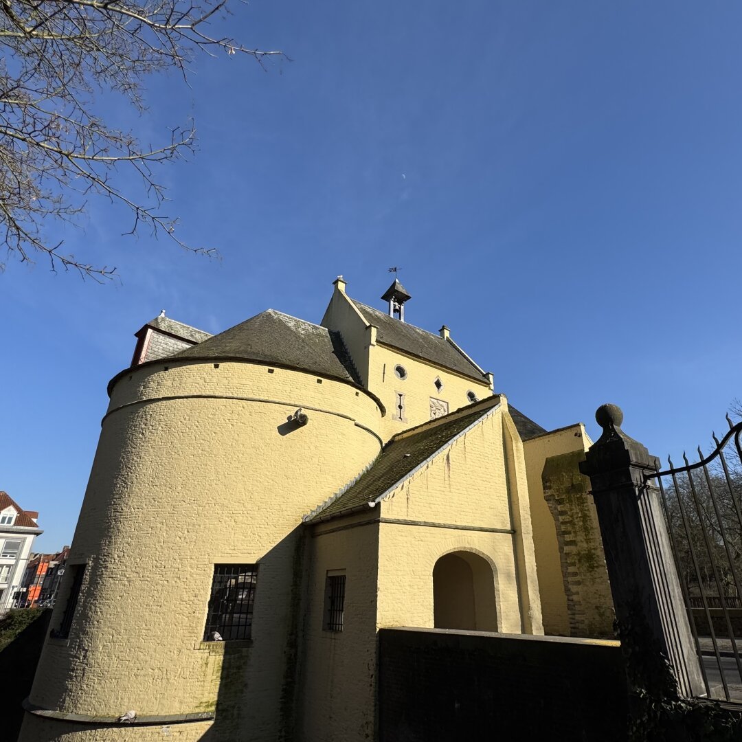 Smedepoort medieval gate building in Brugge.