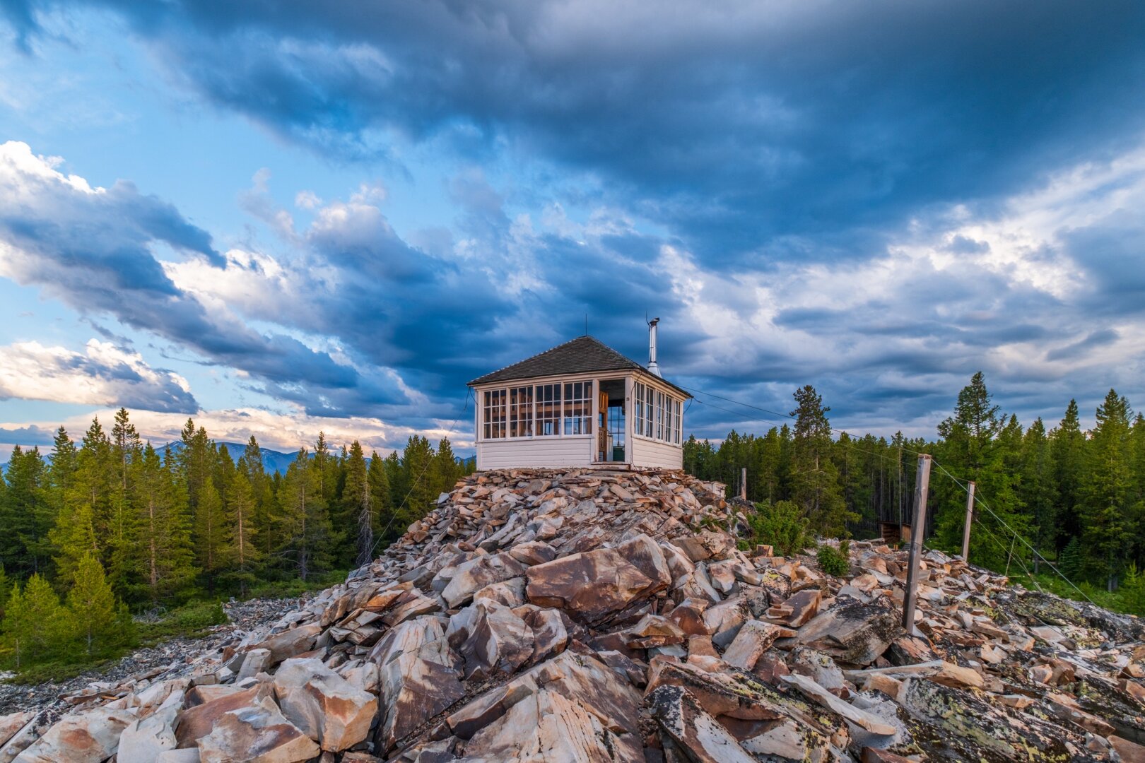 A small fire lookout sits on a rocky outcrop. [Fuji X-T5 / Tamron 18-300]