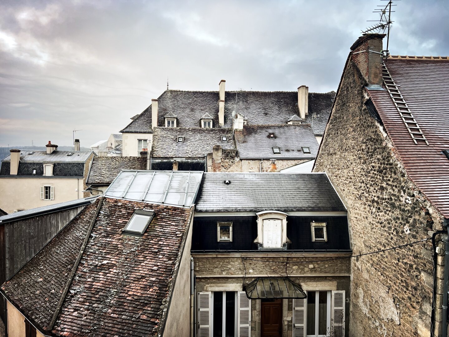 Du givre sur les toit d’Avallon