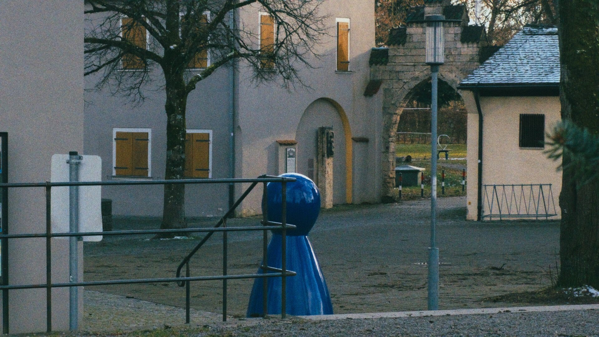 Photo of some building with a very large play token.