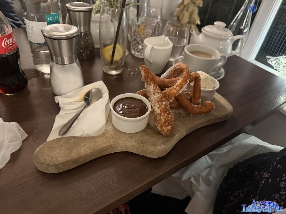 ‘Fino’ Sticks with chocolate caramel dip