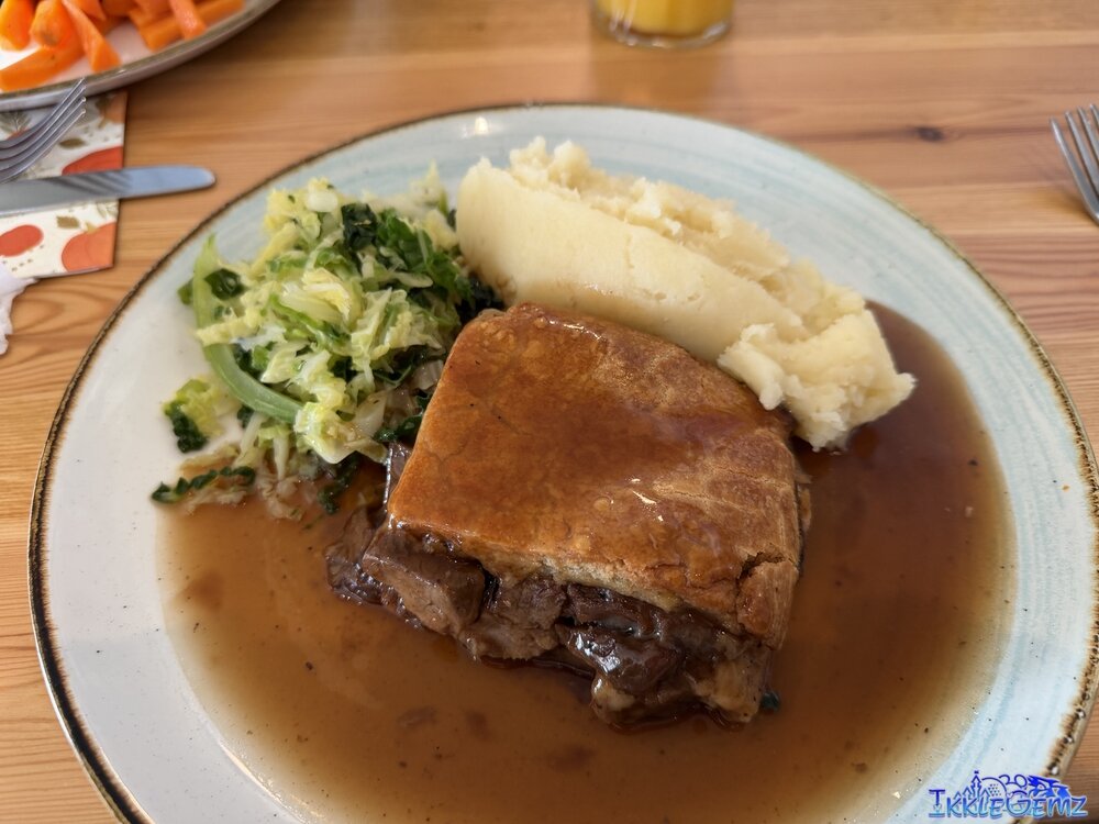 Steak & Ale Pie with mash, cabbage and gravy