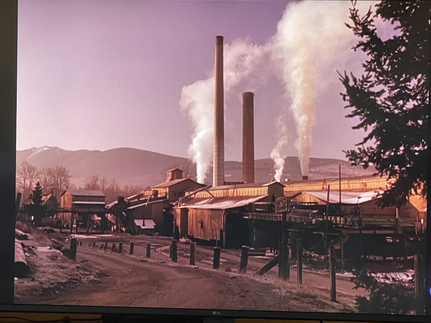 Twin Peaks intro frame