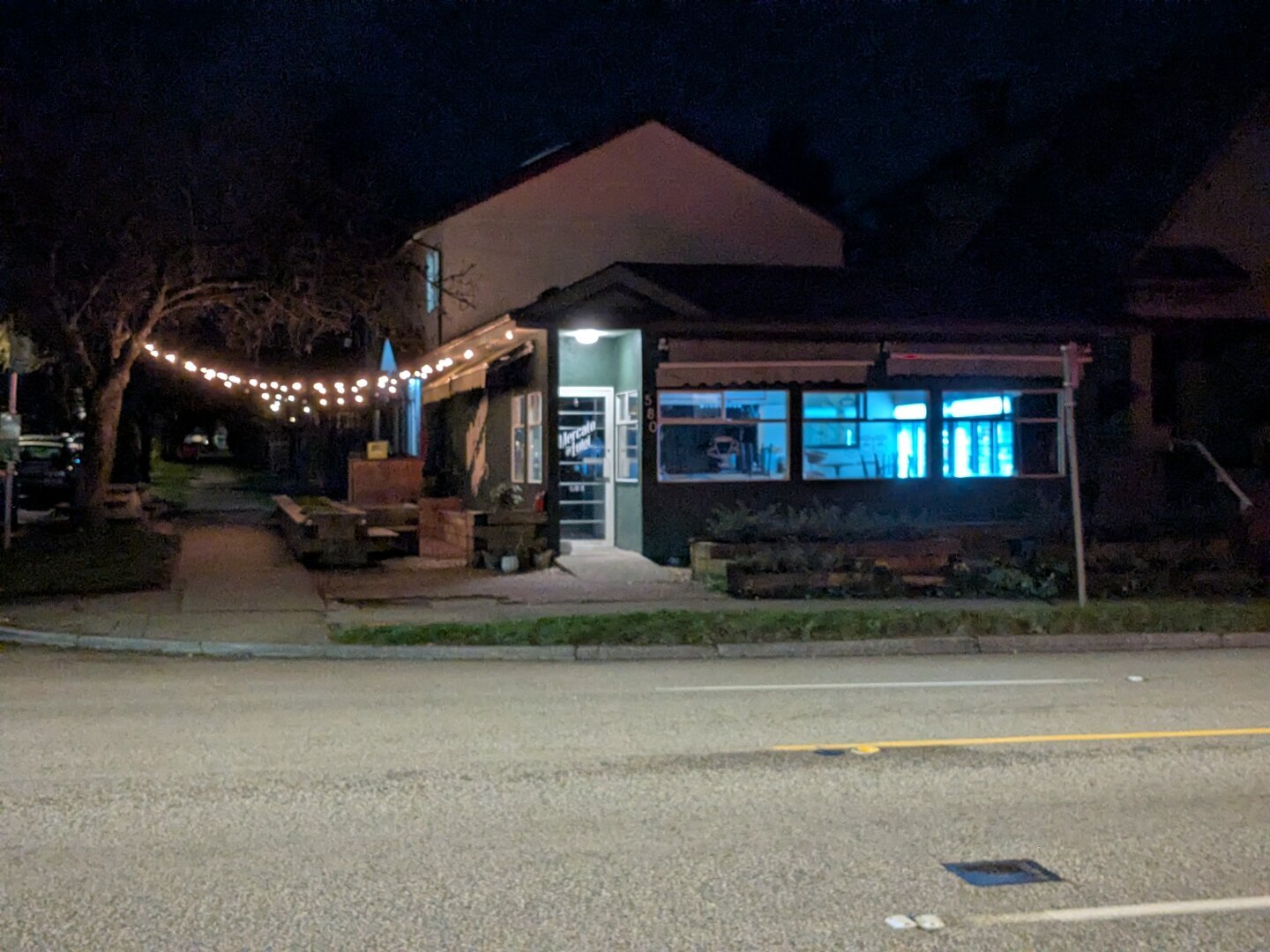 Photo was not tagged with any alt text.