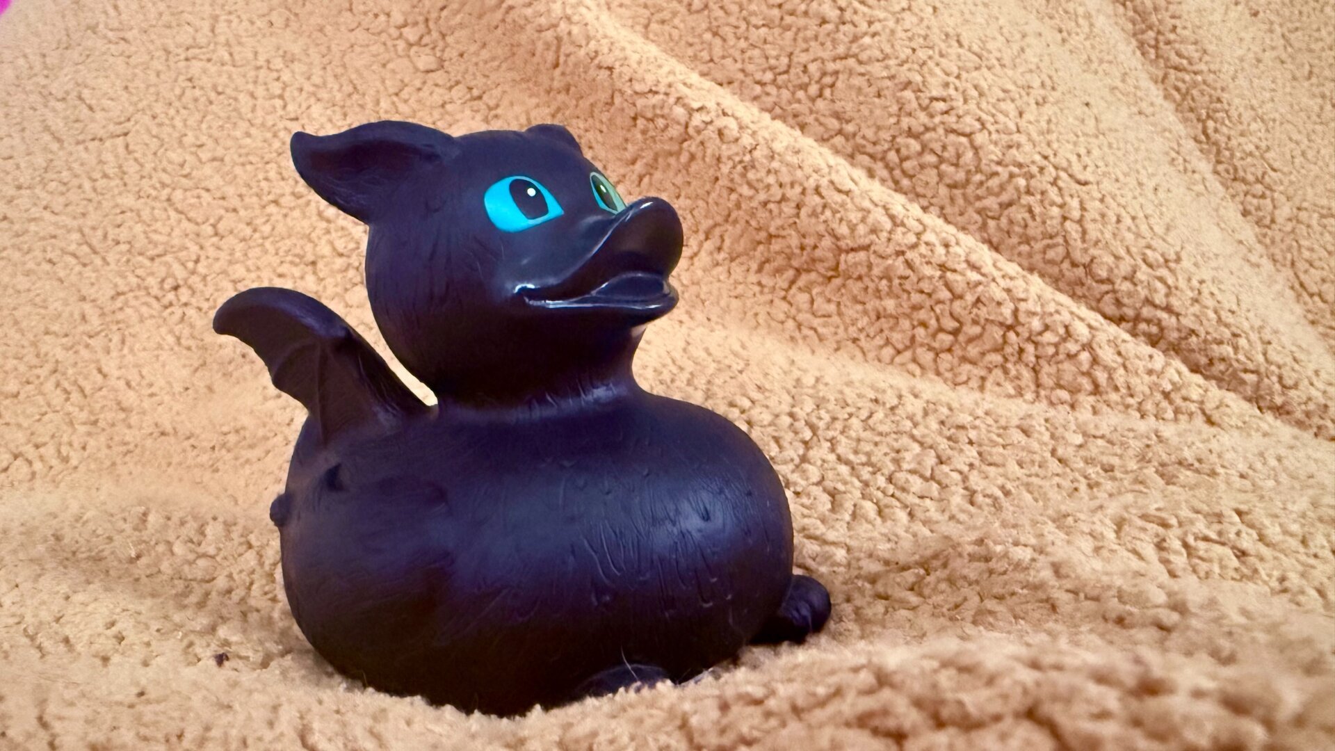 Rubber duck Toothless from How to Train Your Dragon