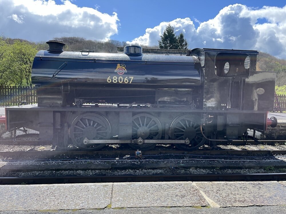 Photograph of a saddle tank engine 68067 taken at Embsay station