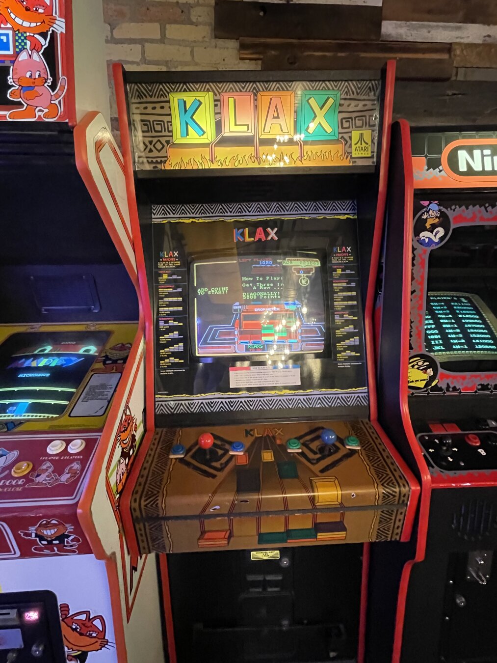 Klax arcade game
