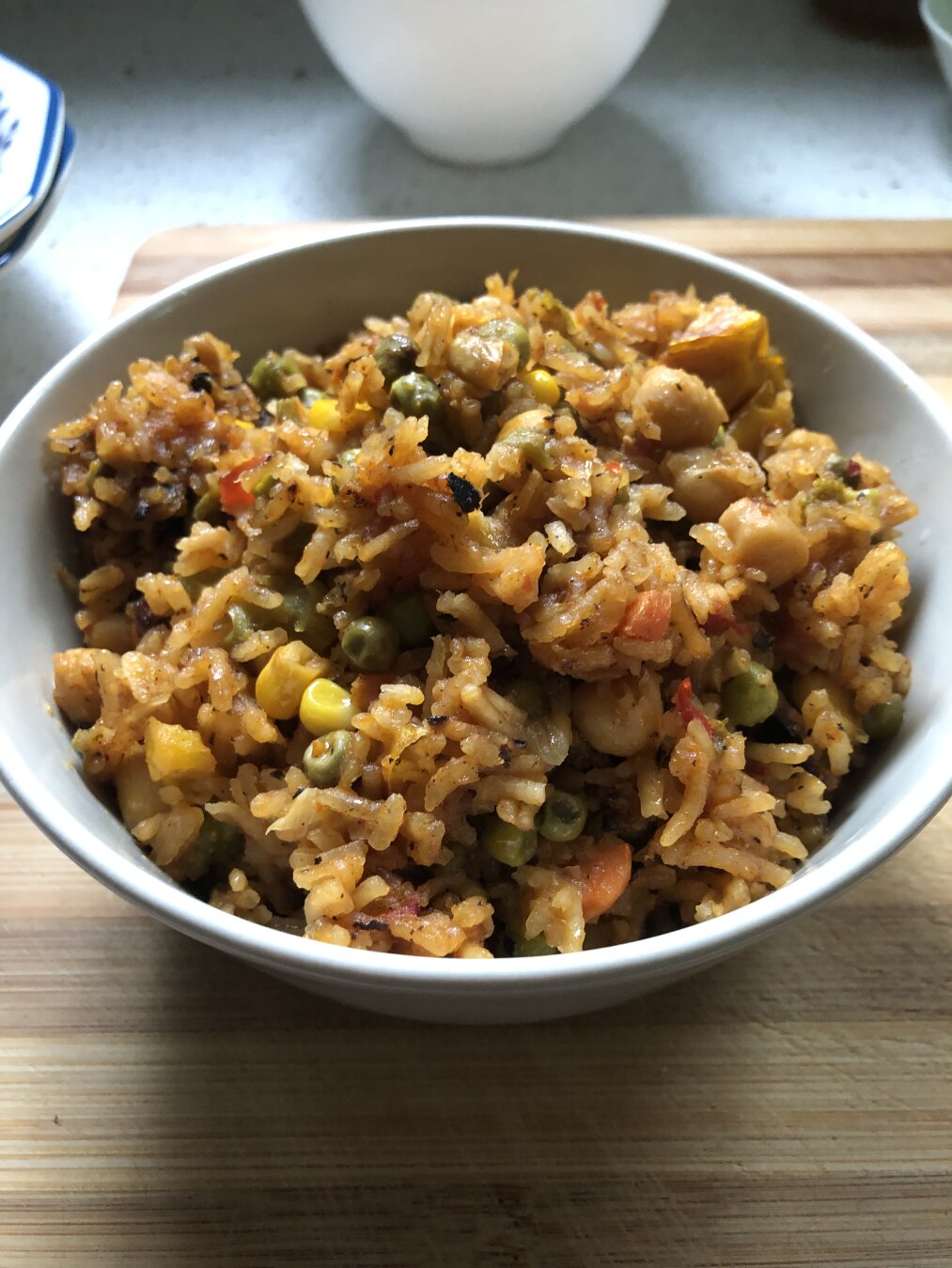 Fried rice with chickpeas, corn, peppers and carrots