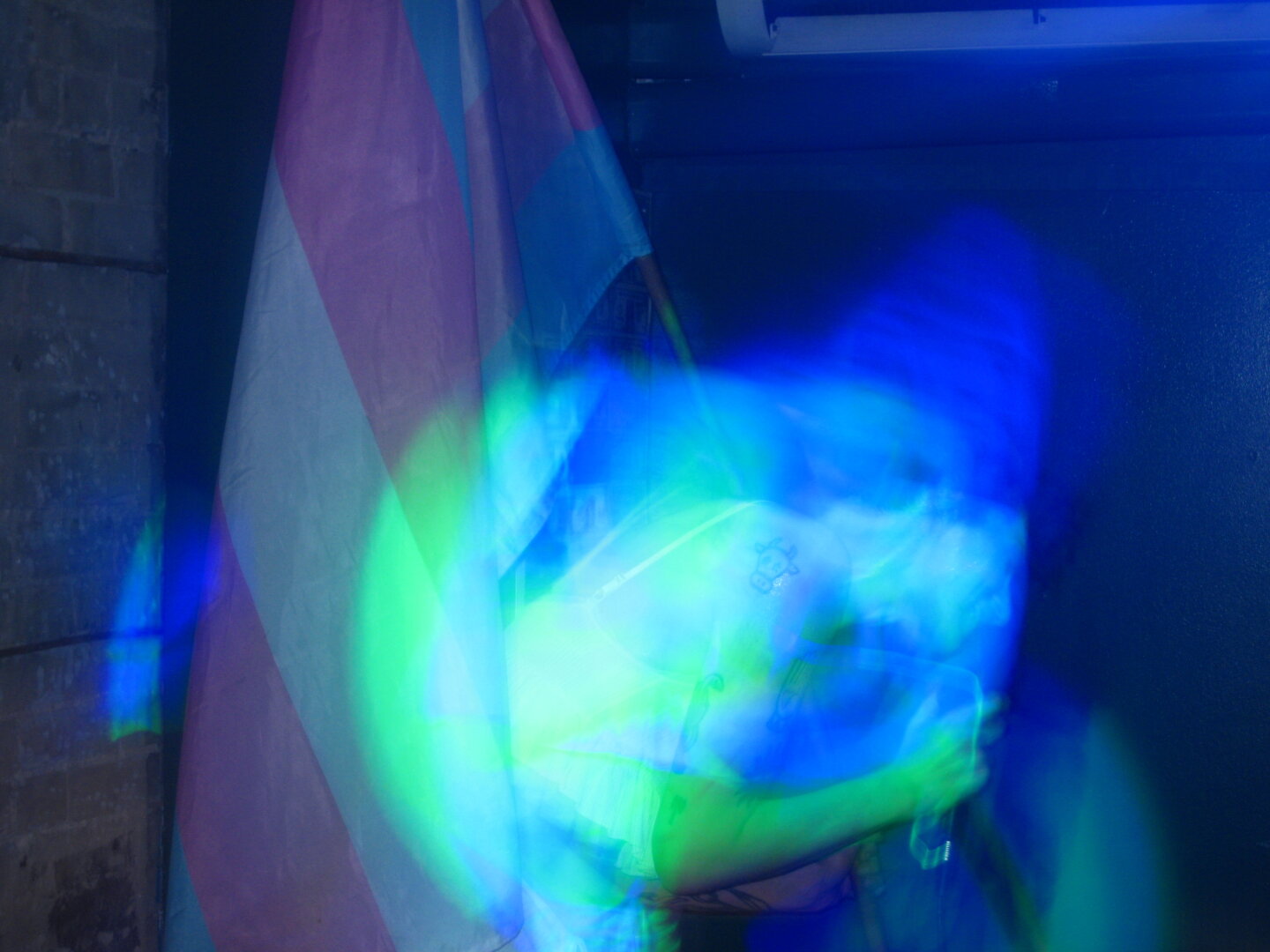 girls rituals performing at 3 dollar bill