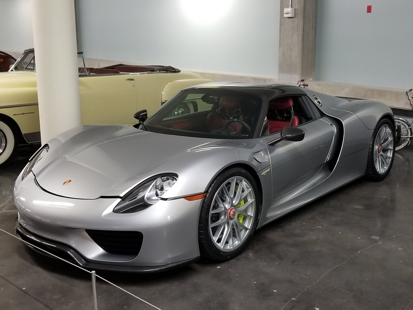 Porsche 918 Spyder with Weissach Package