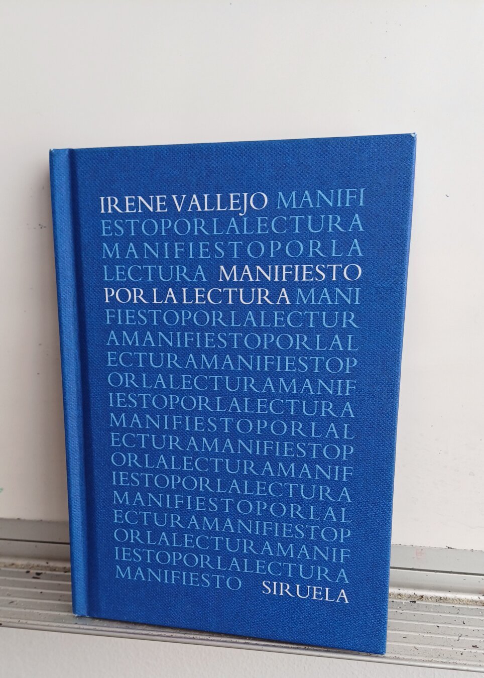 Portada del libro Manifiesto por la Lectura, de Irene Vallejo, Ediciones Siruela