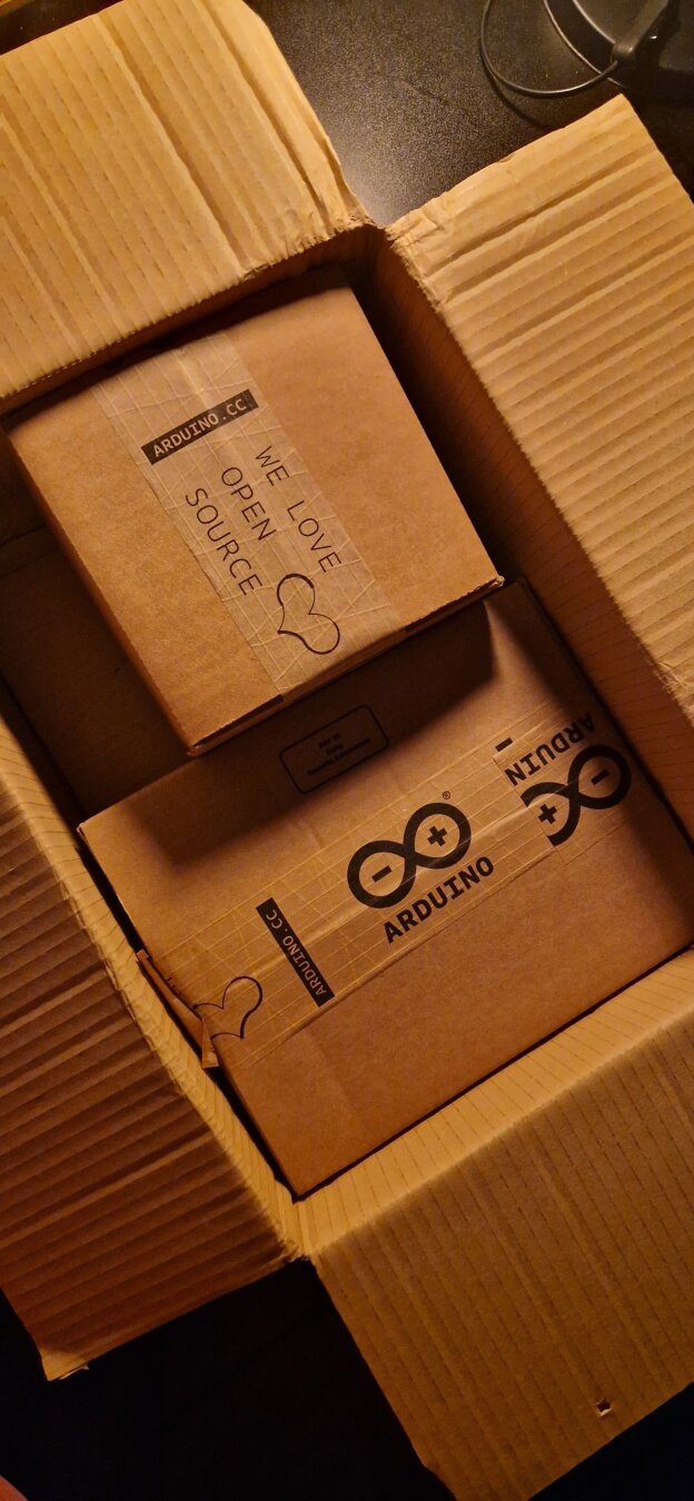 Delivery boxes with Arduino systems