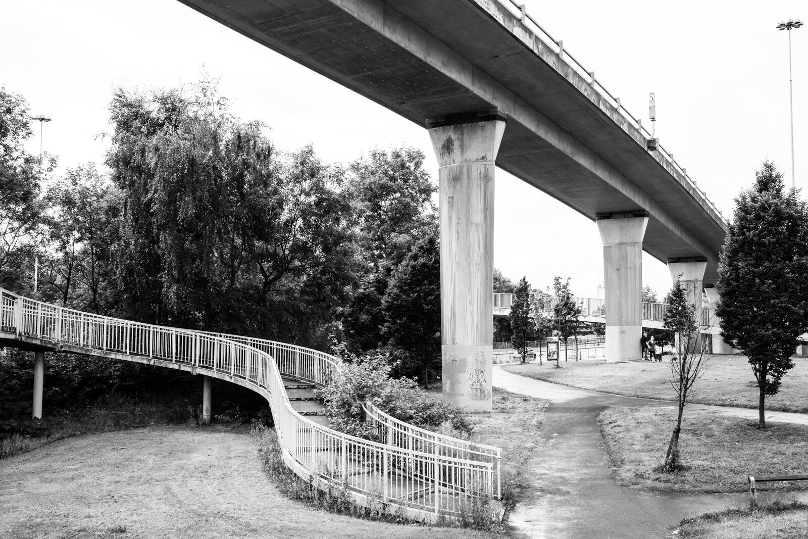 Walkways and slip road onto M8, next to Kingston bridge