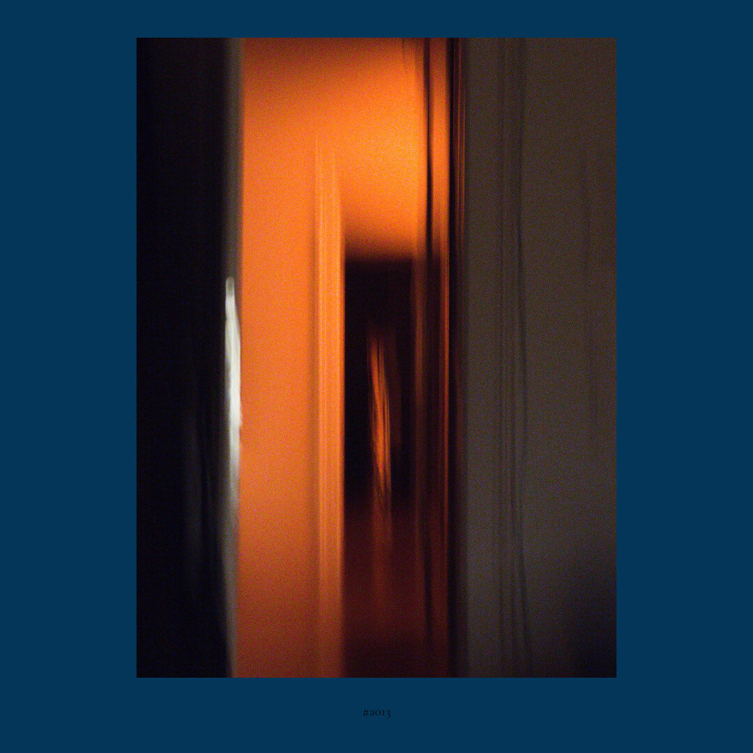 A transition of enclosed intimacy to open fulfillment in an repeating, ordinary loop. A liminal appearance occupied by the presence of uncertainty. A uncertainty of everyday pleasures shaped by mutual forces.