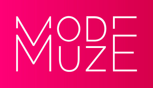Logo van ModeMuze: een roze vierkant met daarin in kapitalen de letters MODE en daaronder MUZE.