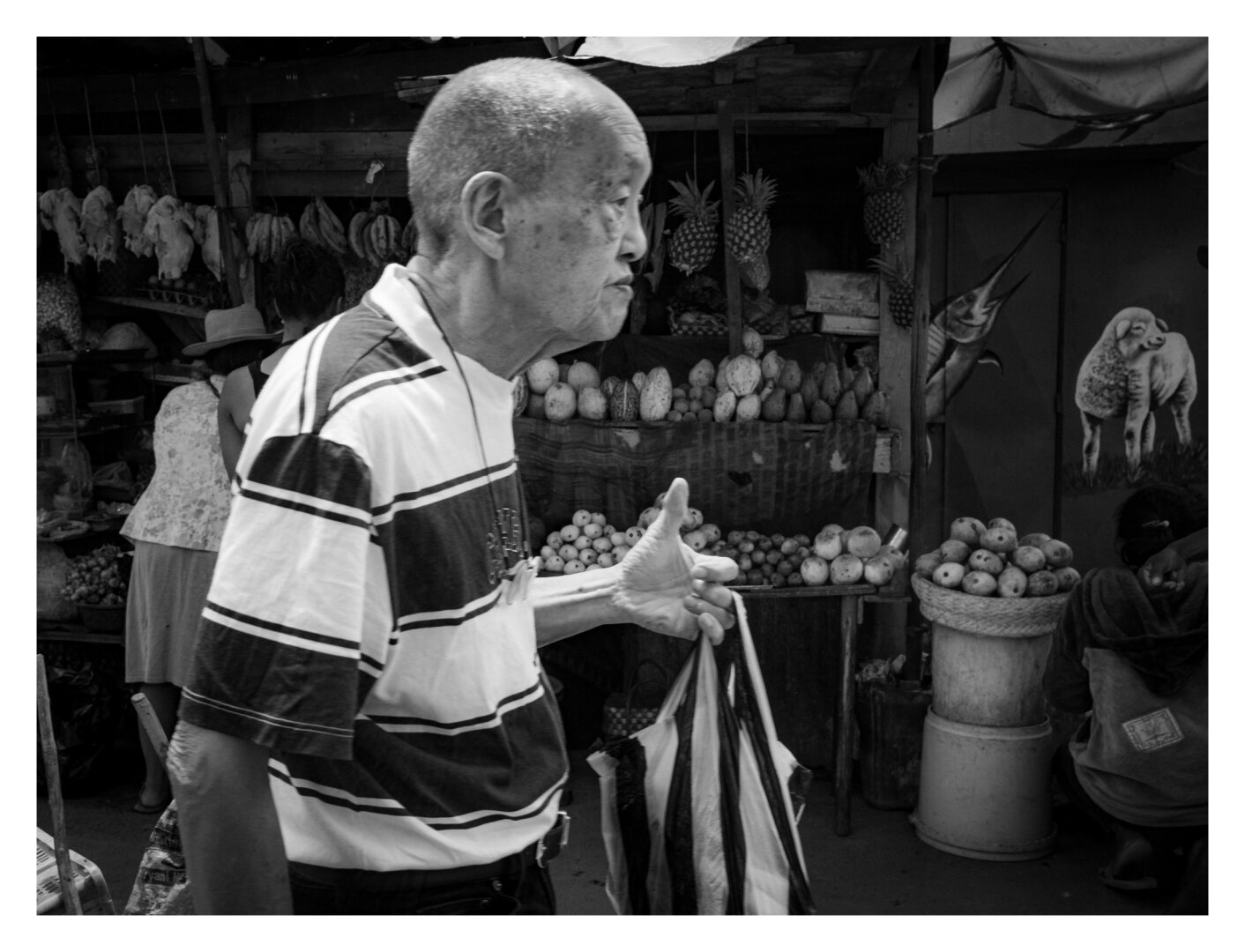 Shopping au marché d'Ivato