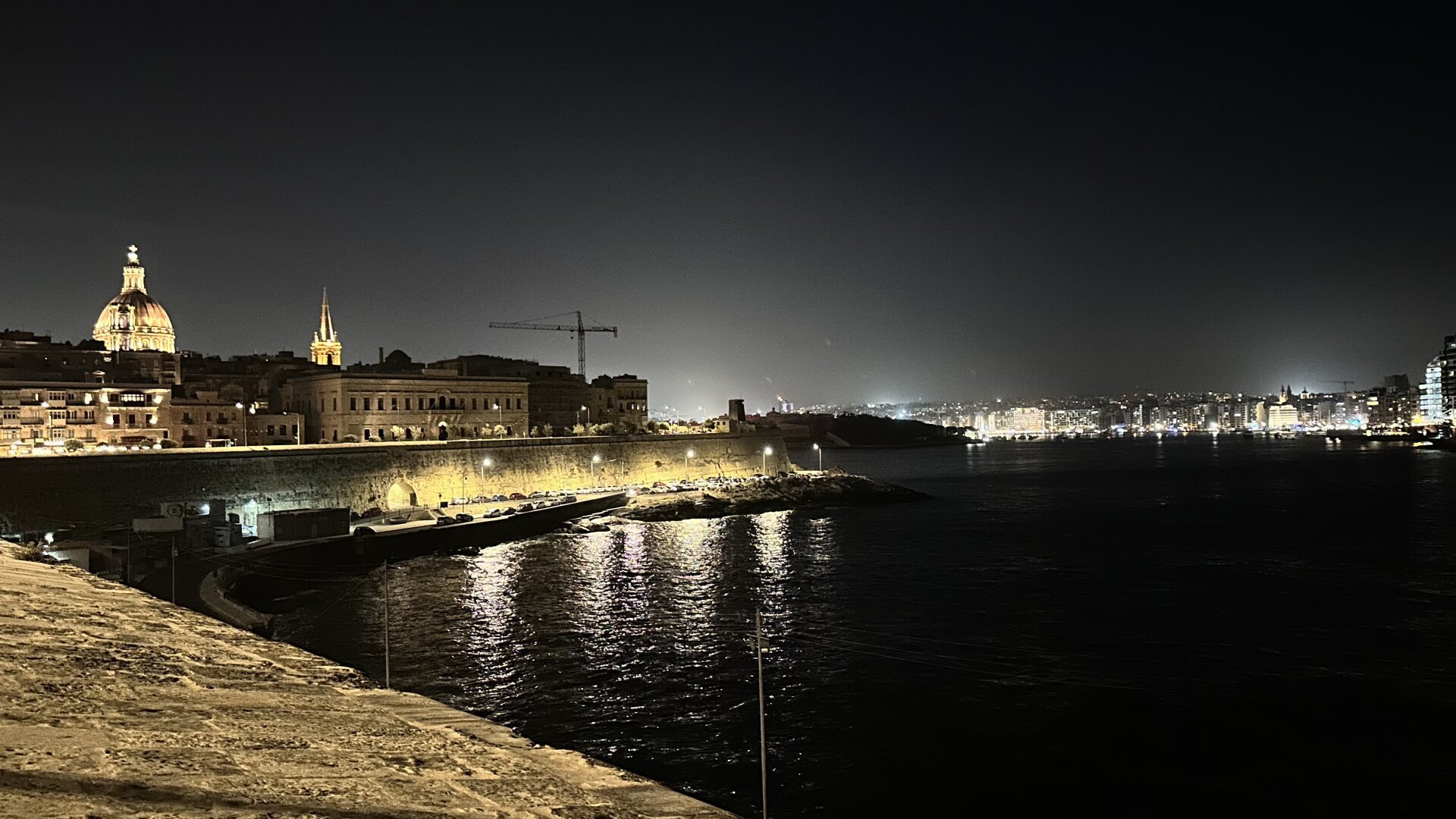 The bay of Valetta at night