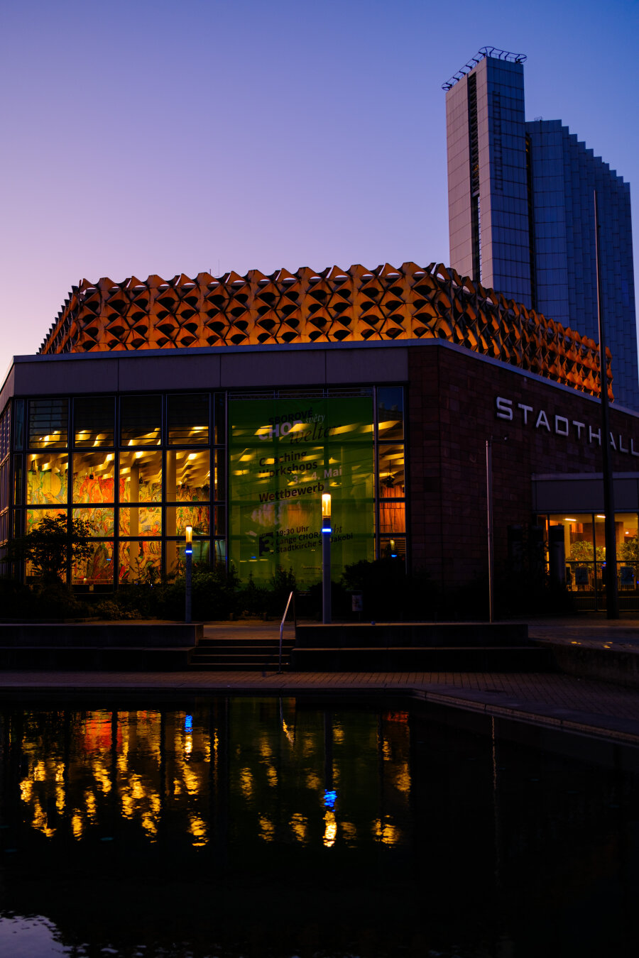 In this picture you can see the Chemnitz Stadthalle (City Hall) at Sunset. In the Background you can see the Congress Hotel formerly known as the Hotel Mercure.