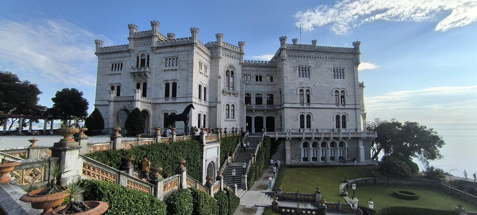Castello Miramare, Trieste, Italia

#castello #castel #chateau #miramare #castellomiramare #trieste #italie #italia #italy