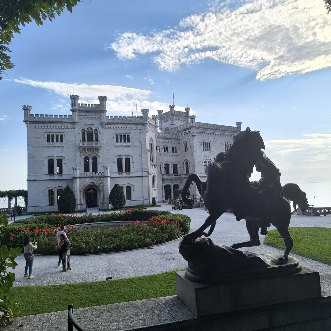 Castello Miramare, Trieste, Italia

#castello #castel #chateau #miramare #castellomiramare #trieste #italie #italia #italy