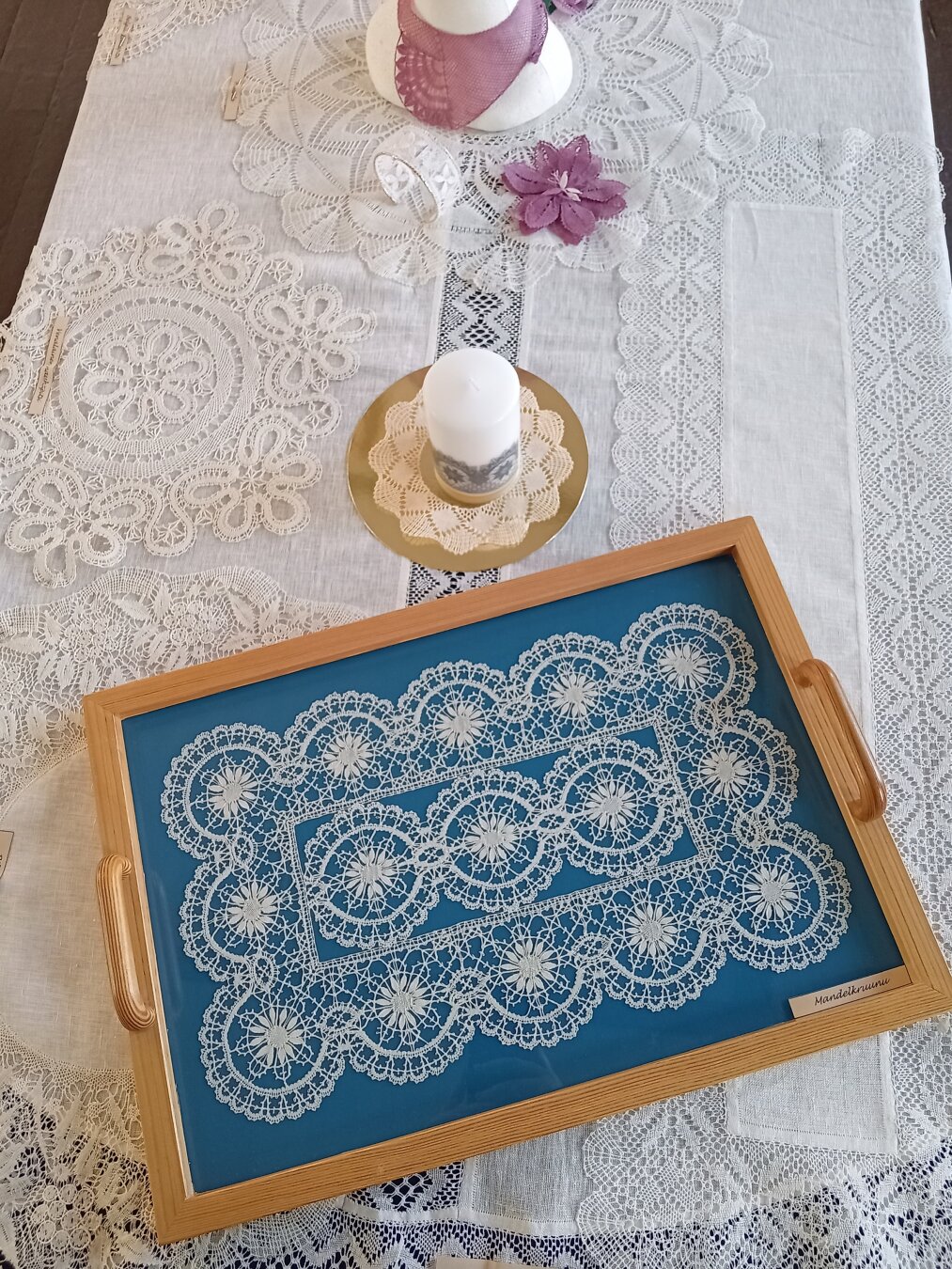 Bobbin lace