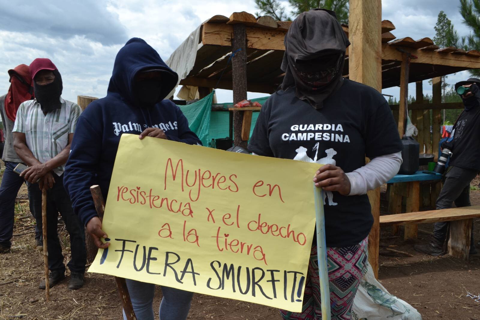 XRI stands in solidarity with land and environment defenders in Colombia challenging the Irish/US multinational Smurfit Westrock and decades of damaging extractive activities affecting biodiversity, contaminating water sources and violating human rights in Cauca, Colombia.

As an international movement fighting against biodiversity loss, ecological breakdown and social collapse, we demand justice for communities whose access to food sovereignty through sustainable agriculture has been prevented by Smurfit.