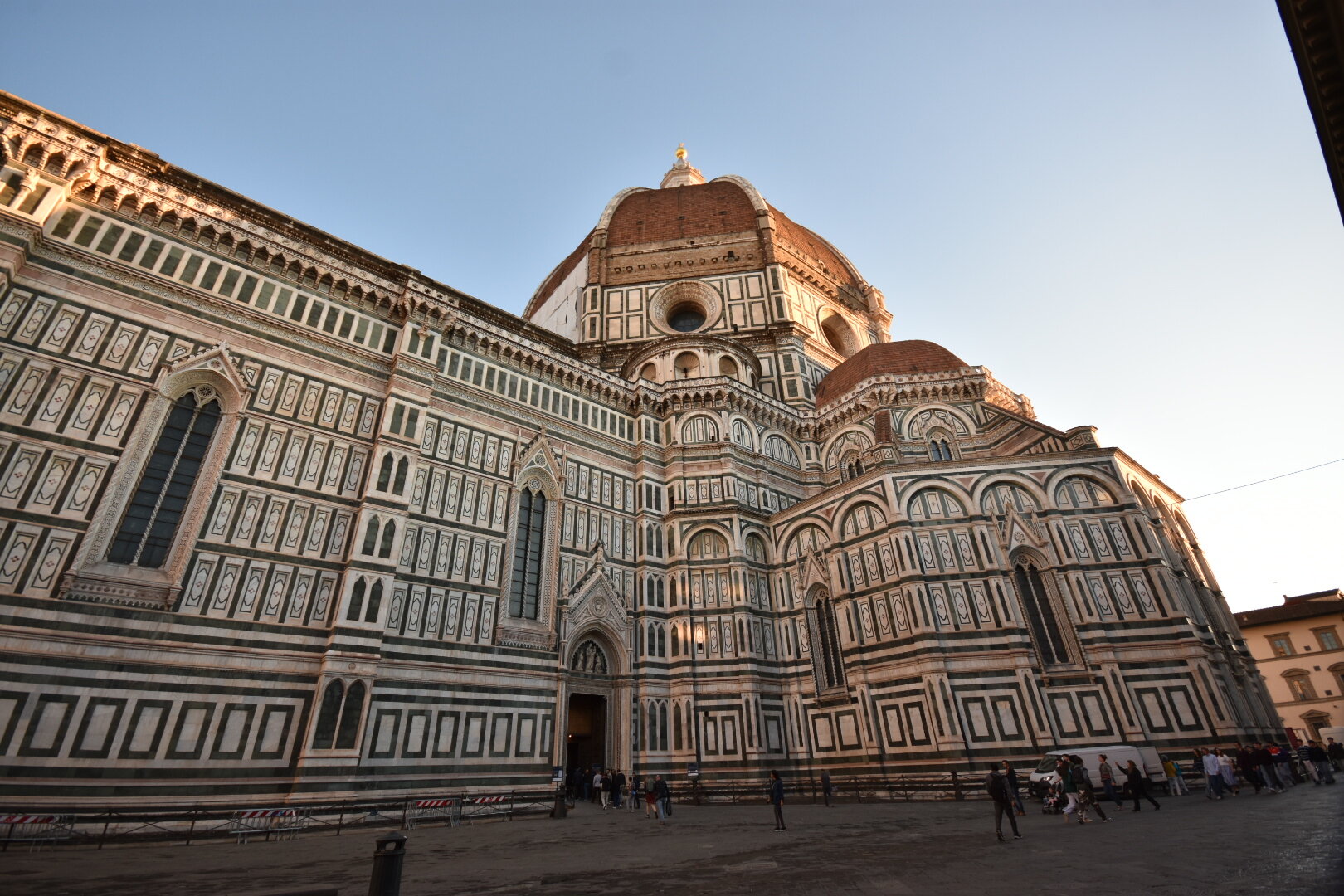 Side view of the Florence chatedral. The exterior of the Brunelleschi dom is visible
