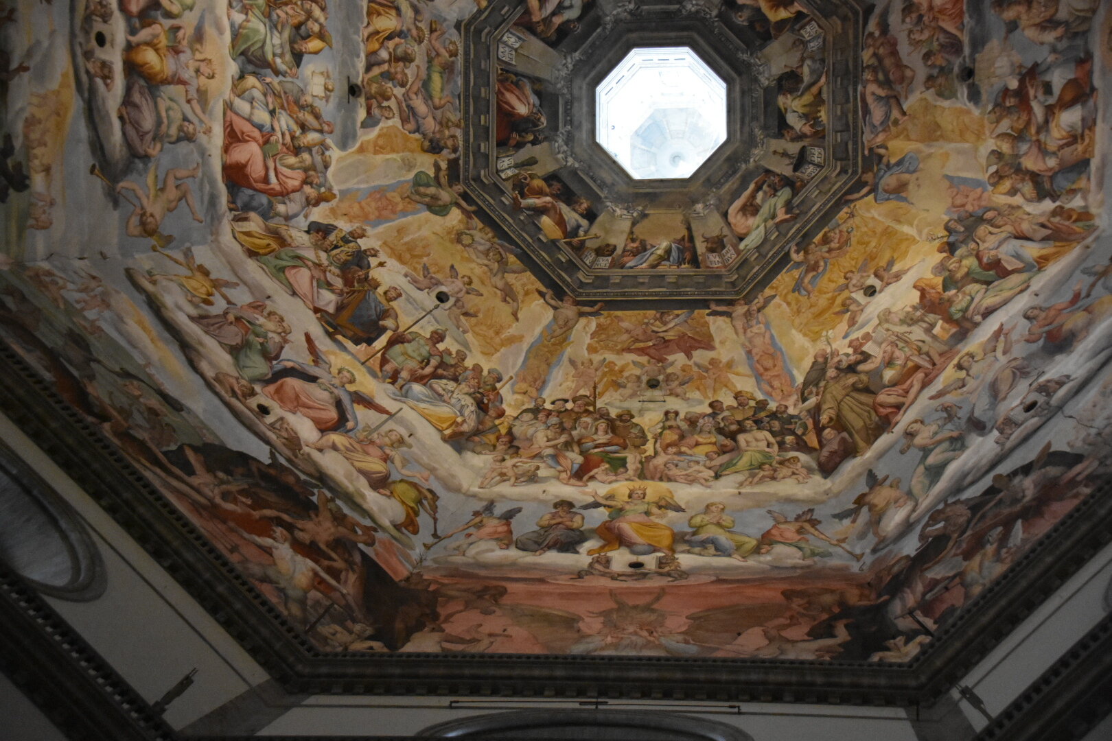 Zoom in of the Brunelleschi dom from inside the chatedral.
