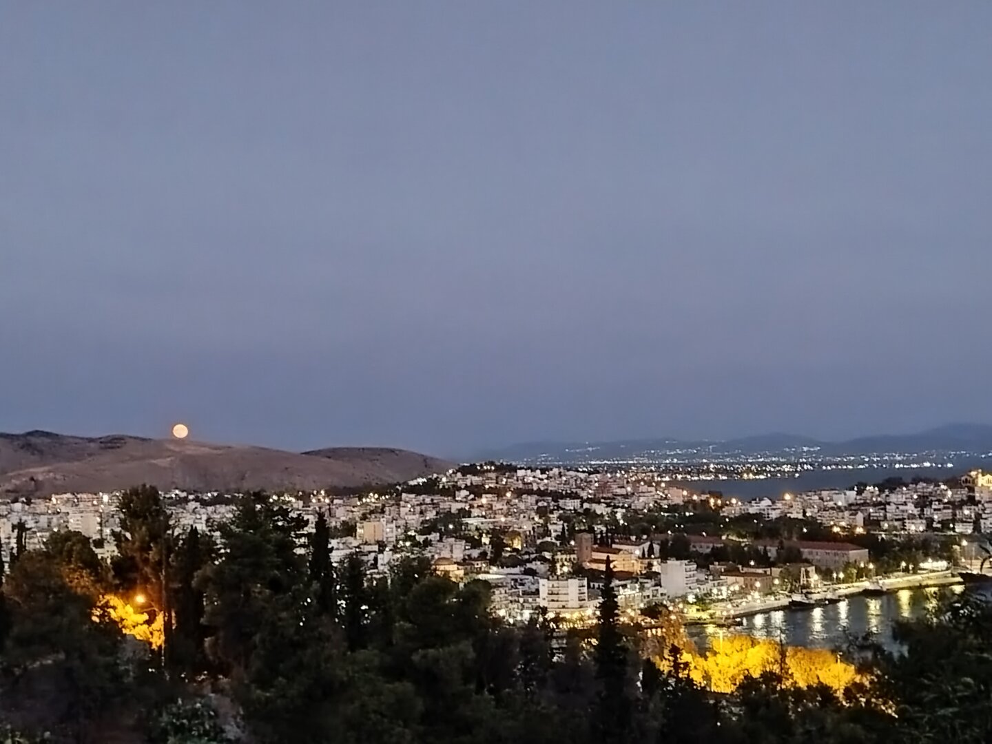 #Fullmoon rise in #Chalkida city in #Greece