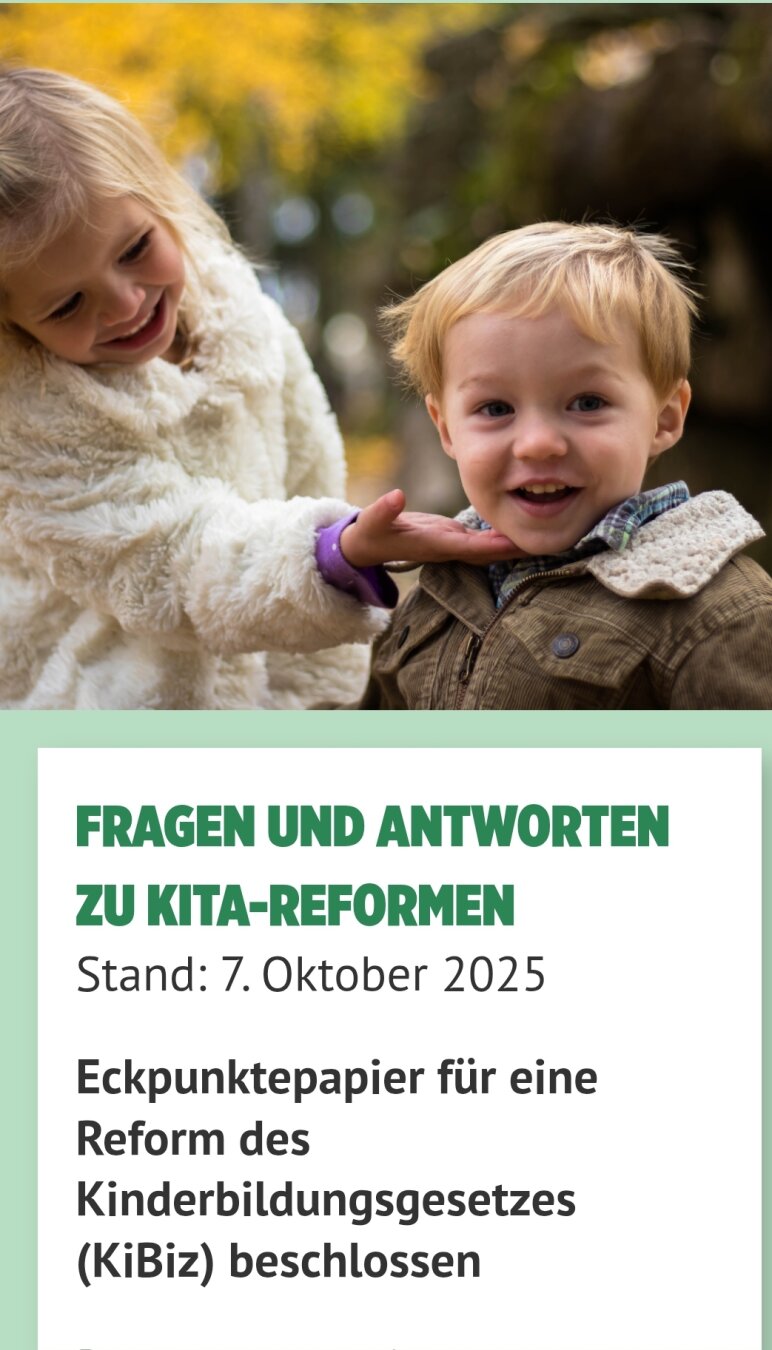 Screenshot Webseite Grüne NRW mit Hinweisseite zu den FAQ zur Kita-Reform mit Foto von 2 Kindern