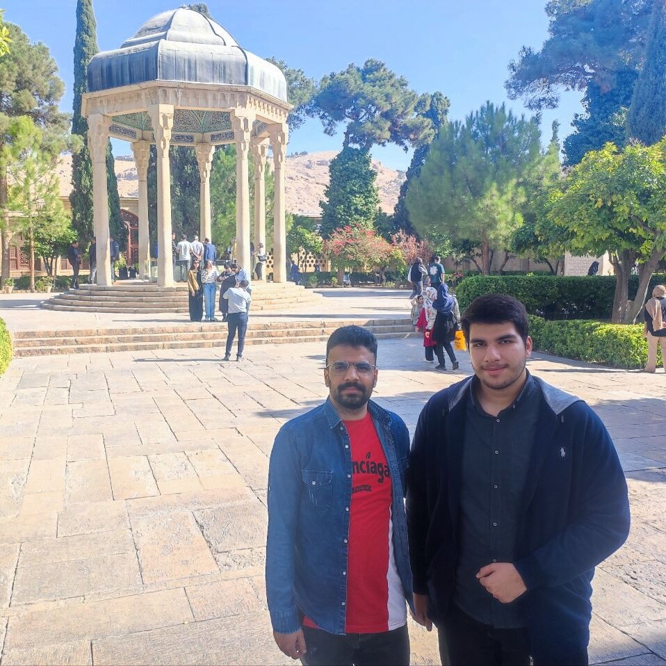 ورودی آرمگاه حافظ