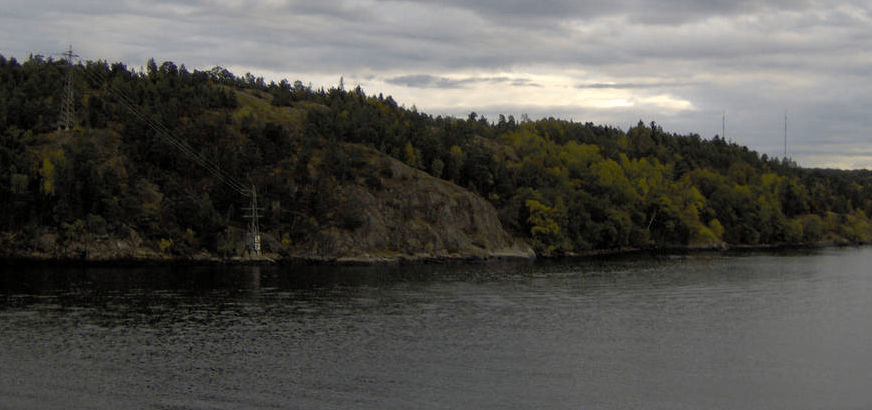 Forested cliffs in the Stockholm Bay